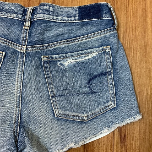 AEO Vintage Hi-Rise Festival Distressed Jean Short - Picture 6 of 13